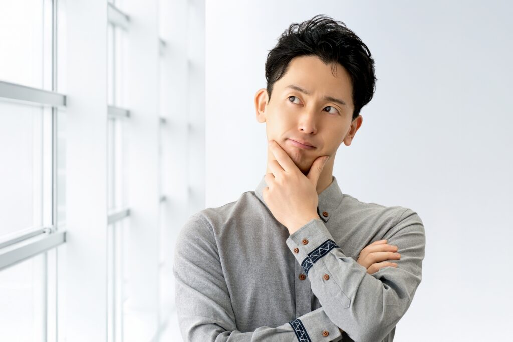 産業ケアマネとして仕事の獲得が難しいと考える男性